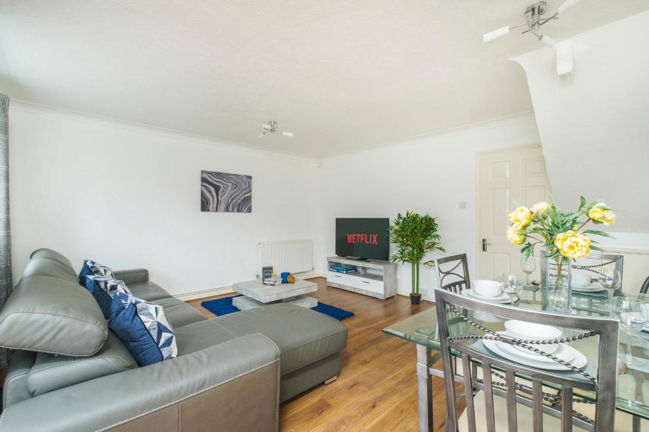 Beautiful 3 Bed House With Amazing Views In Dartford, Kent Exterior foto